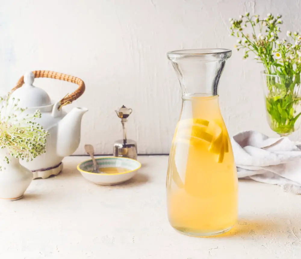 carafe-white-tea-citrus-lemonade-drink