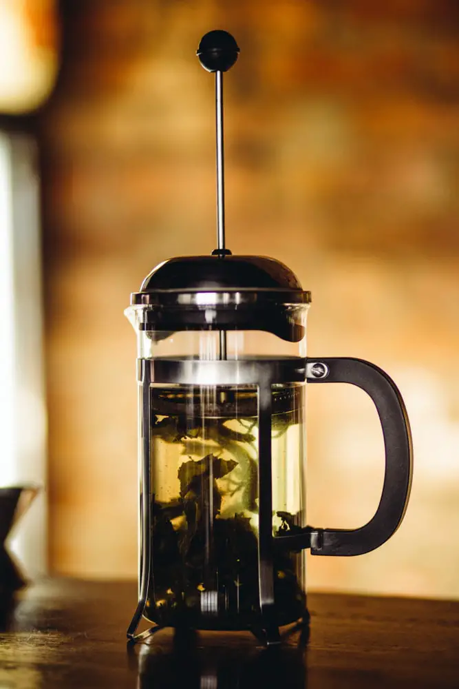black-tea-glass-teapot-bar