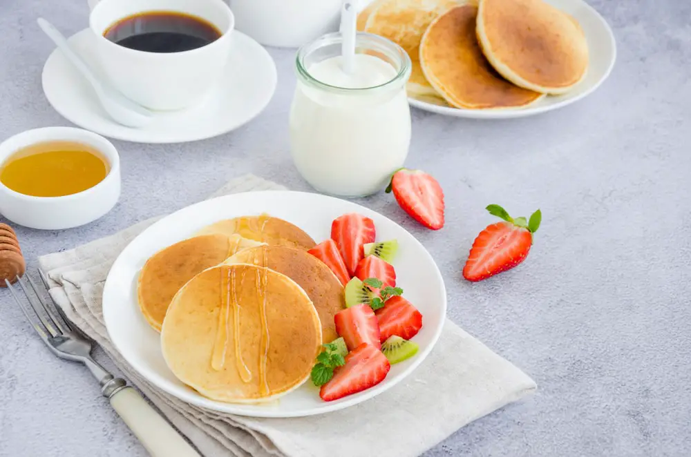 traditional-russian-pancakes-on-kefir-honey