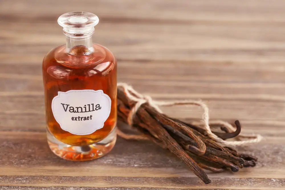 bottle-aromatic-extract-dry-vanilla-beans